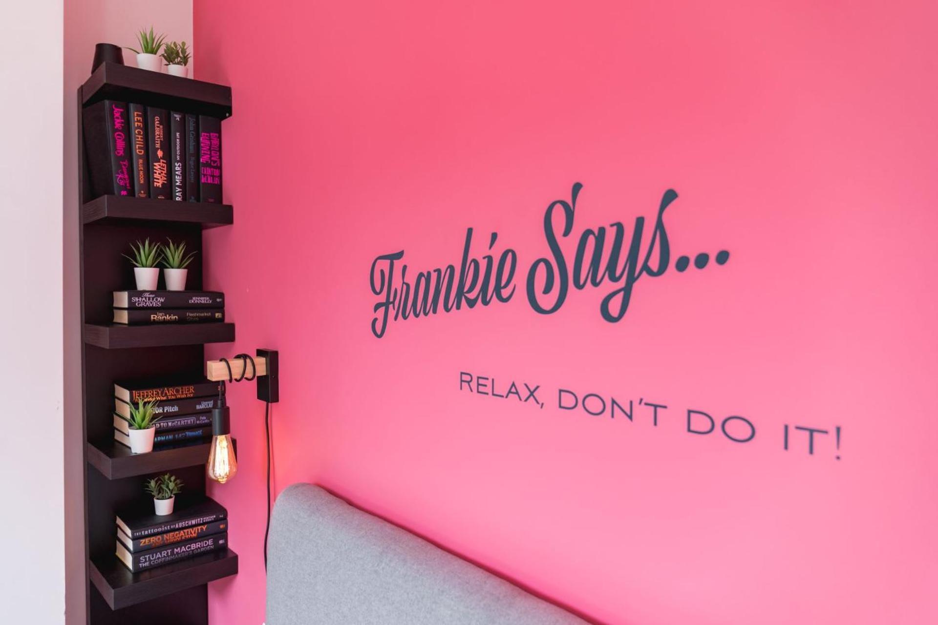 The Lipstick Palace - Fitzrovia - By Frankie Says London Luaran gambar