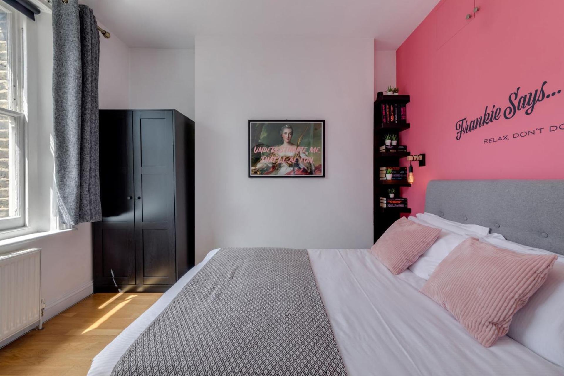 The Lipstick Palace - Fitzrovia - By Frankie Says London Luaran gambar